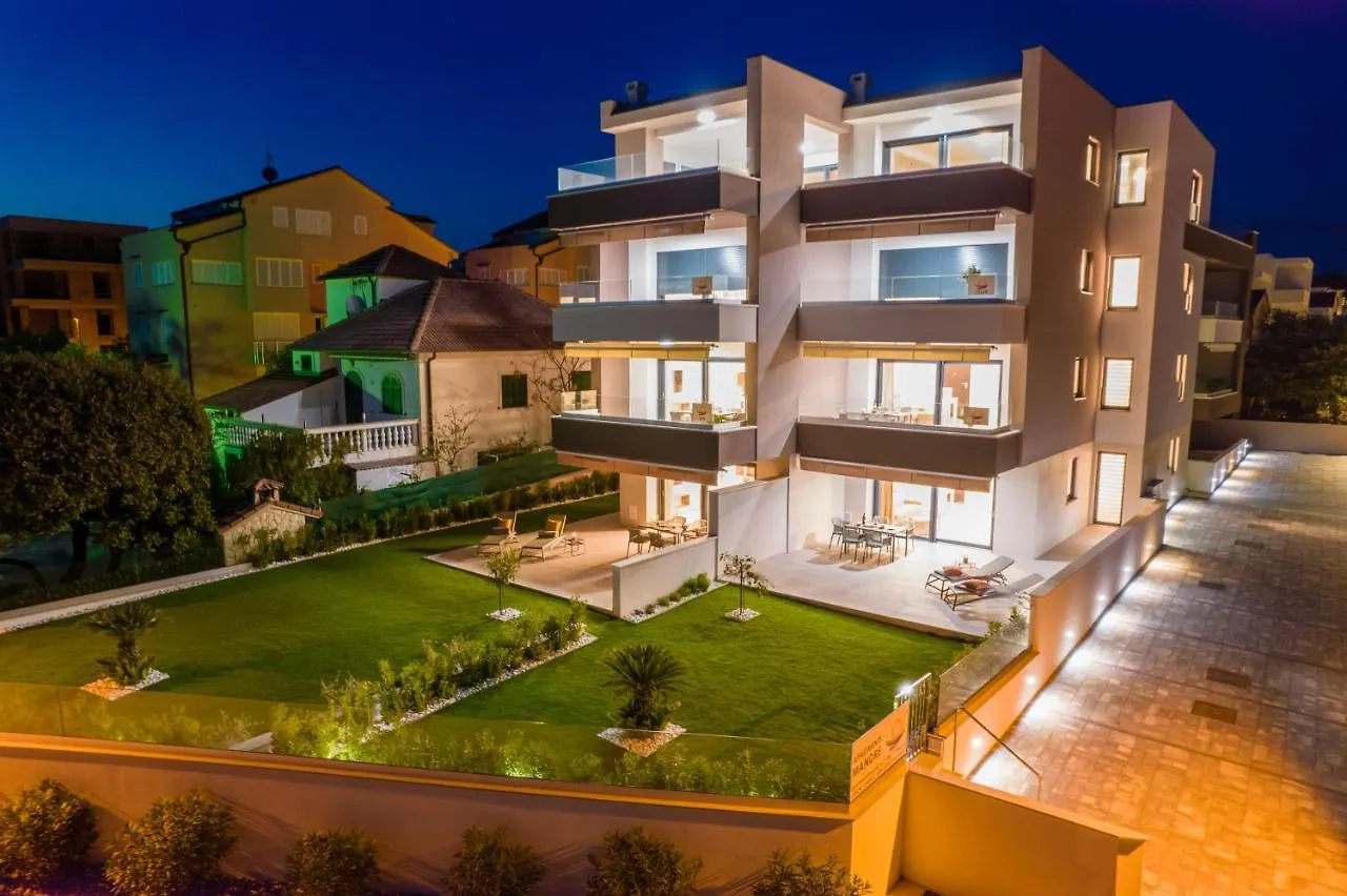 Apartments Mandre