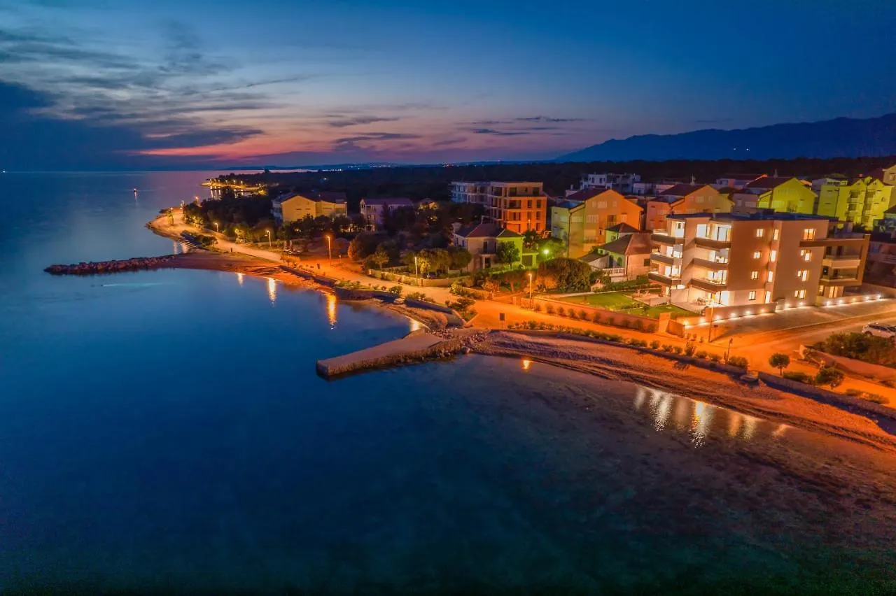Apartments Mandre