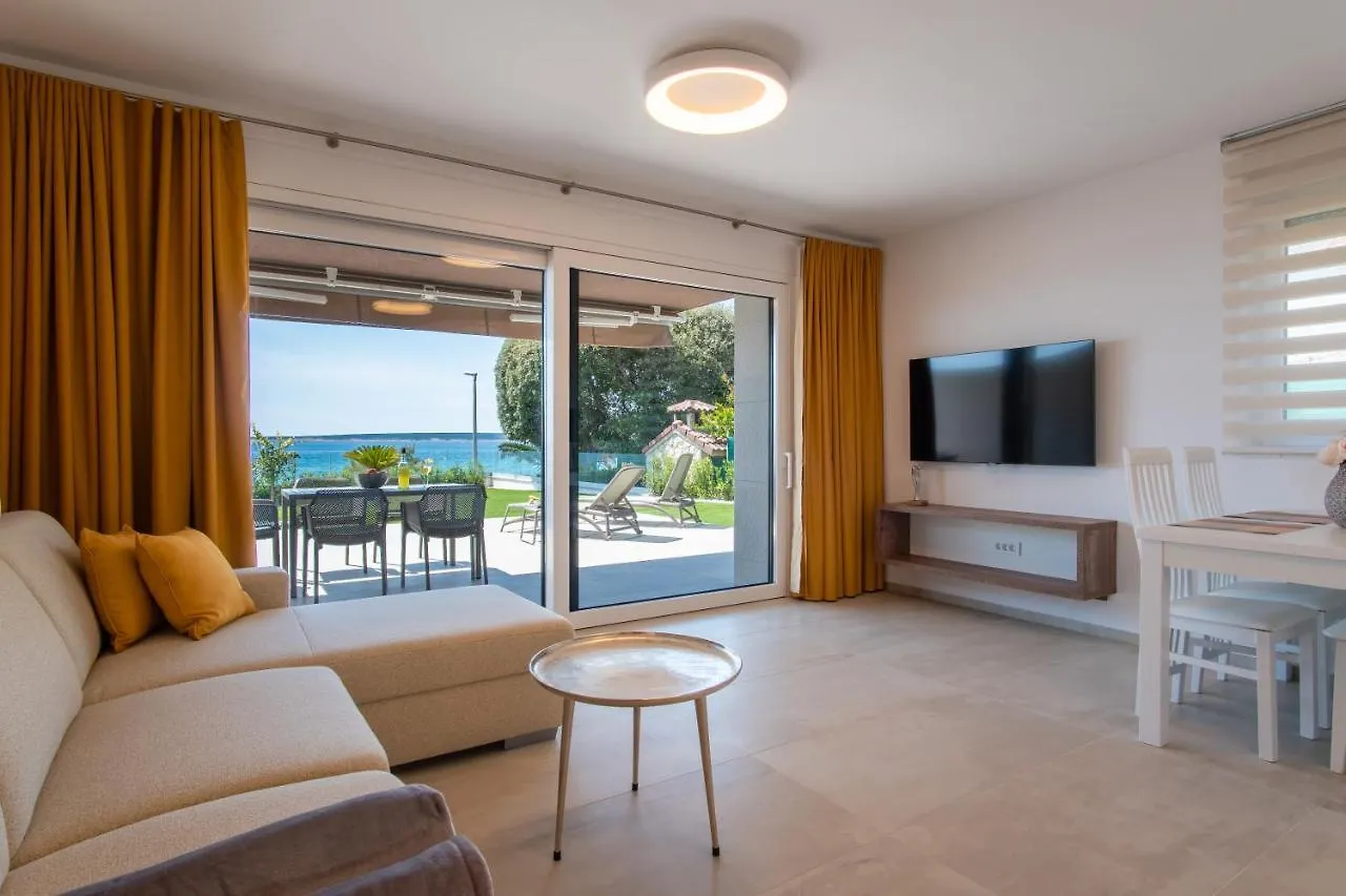 Apartments Mandre