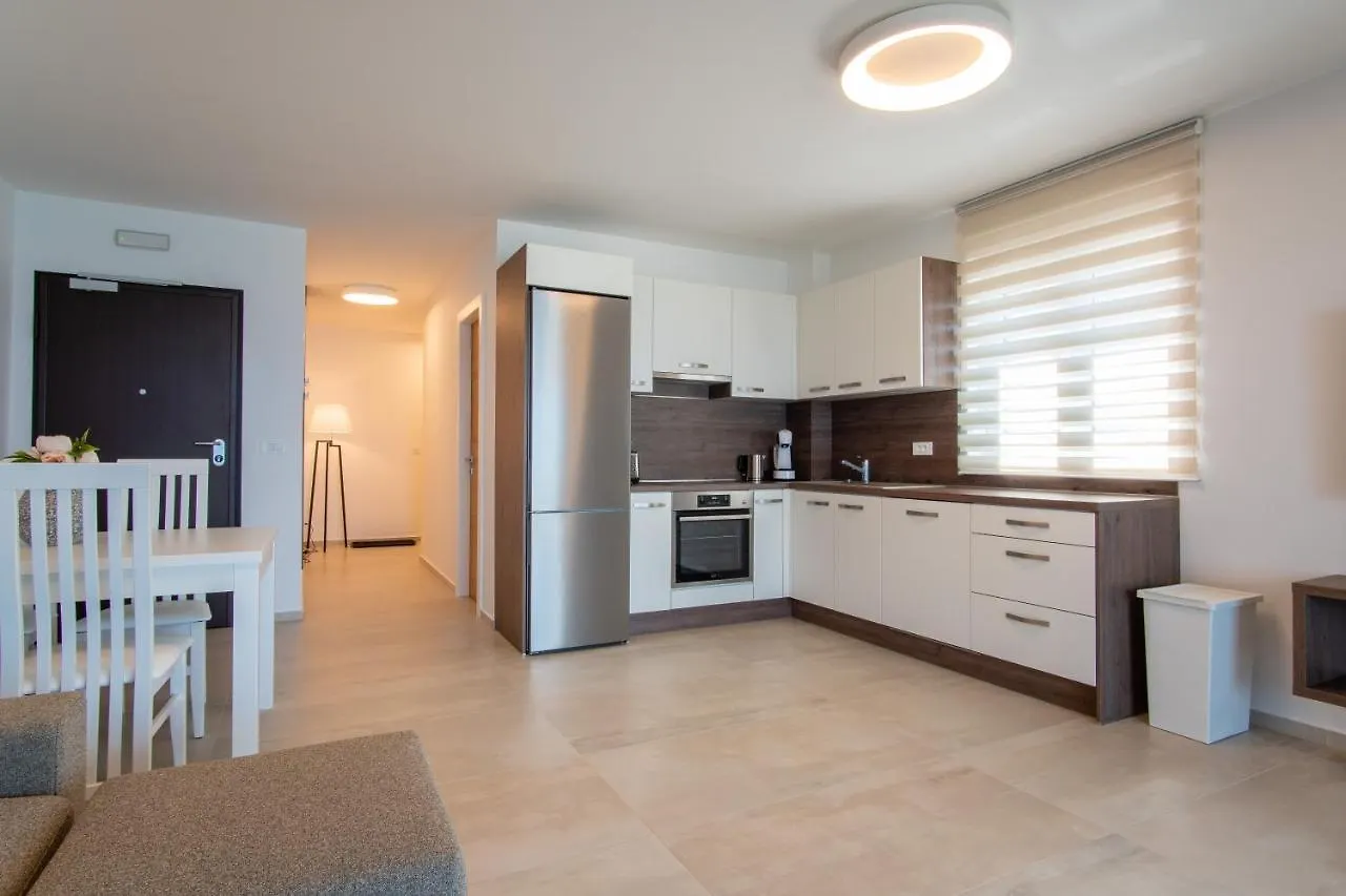 Apartments Mandre