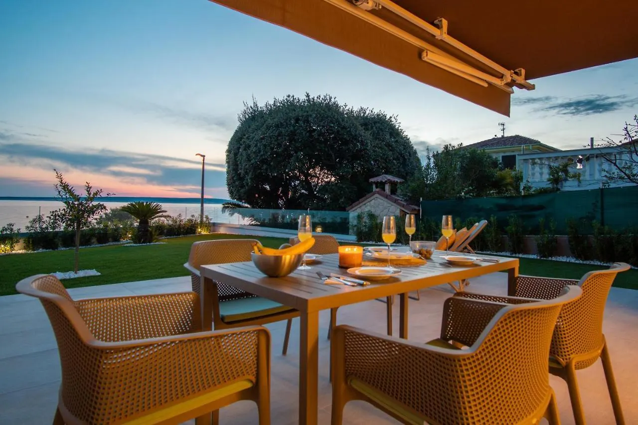 Apartments Mandre