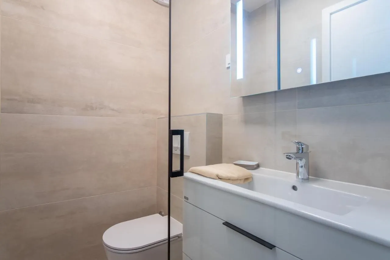 Apartments Mandre